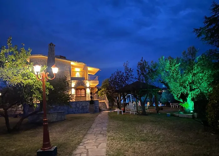 Вилла Eirini's Art House *