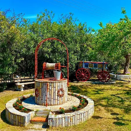 Вилла Eirini's Art House