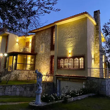 Eirini's Art House *