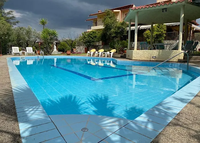 Eirini's Art House Villa
