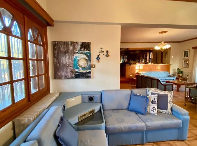Eirini's Art House